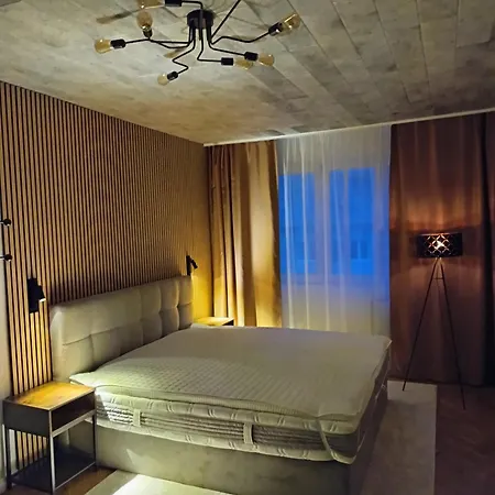 One Mile To The Center * 卡罗维发利